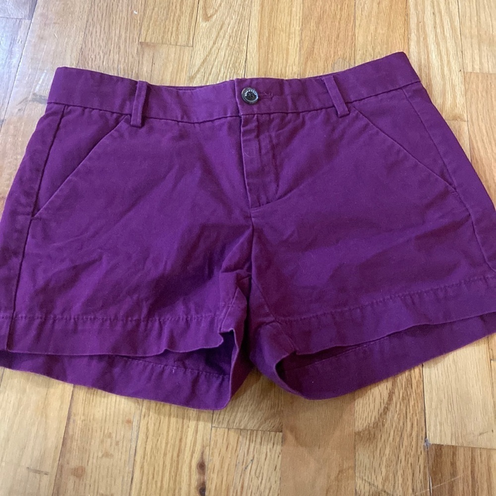 WOMEN’S Gap shorts. Plum. Size 00